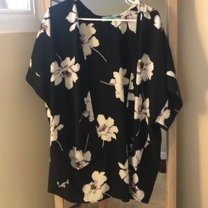 Chris and Coral navy floral kimono